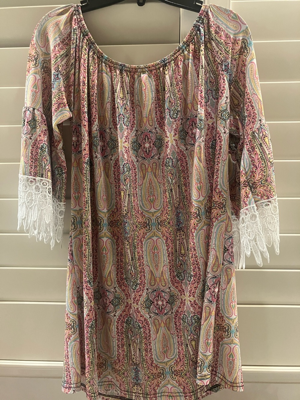 WinWin Pink Multi Paisley Off-Shoulder Tunic with White Lace Trim Sleeves